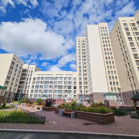 Ernaz Plus Apartments: Promenade Expo Asztana Kültér fotó