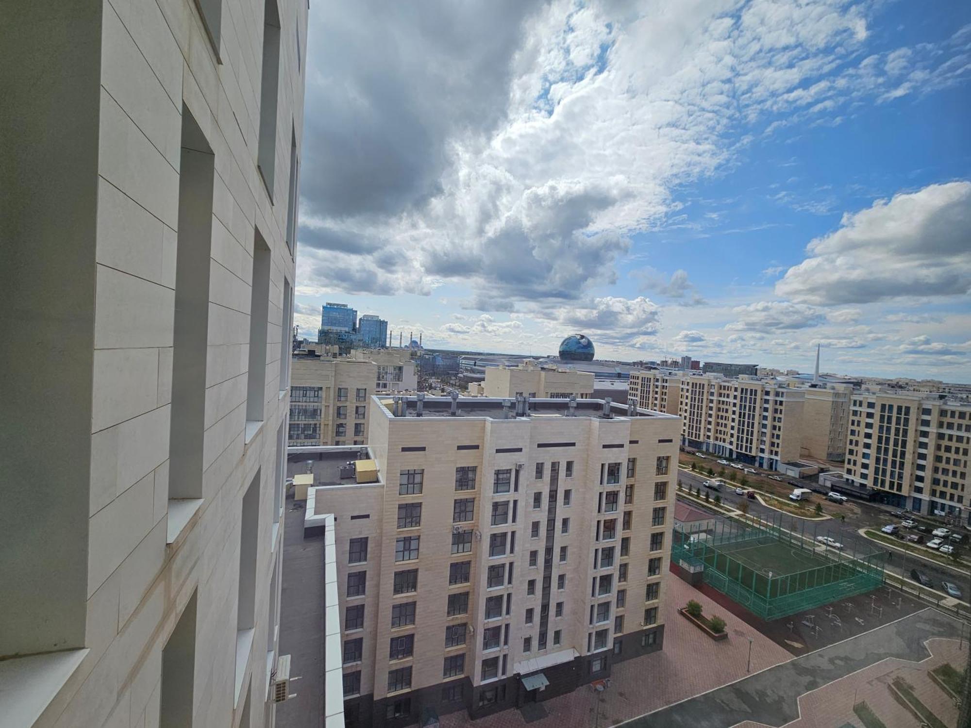 Ernaz Plus Apartments: Promenade Expo Asztana Kültér fotó